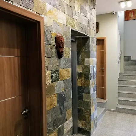 Konukevi флора 3*